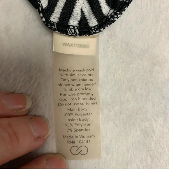 Calia workout tank size XS black/white striped with mesh interior - Picture 6 of 10